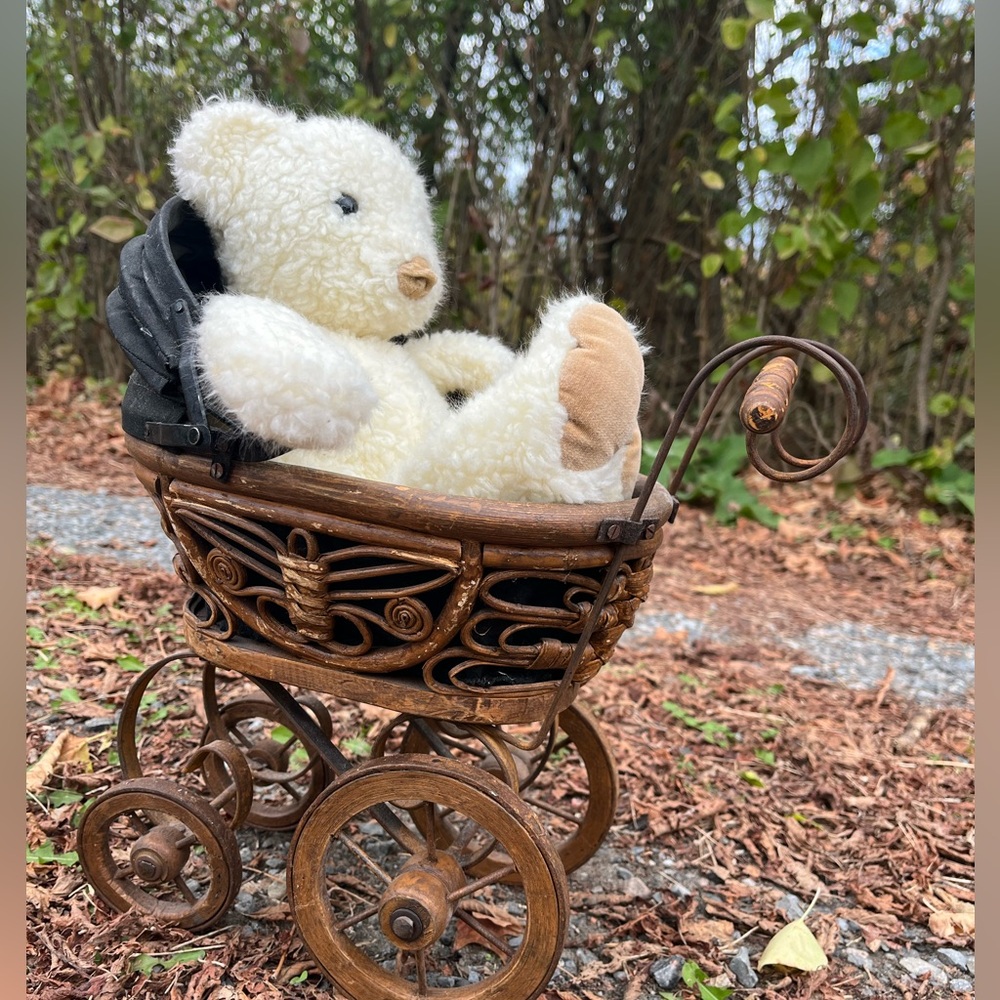 Vintage Doll Stroller Decor - Picture 10 of 11